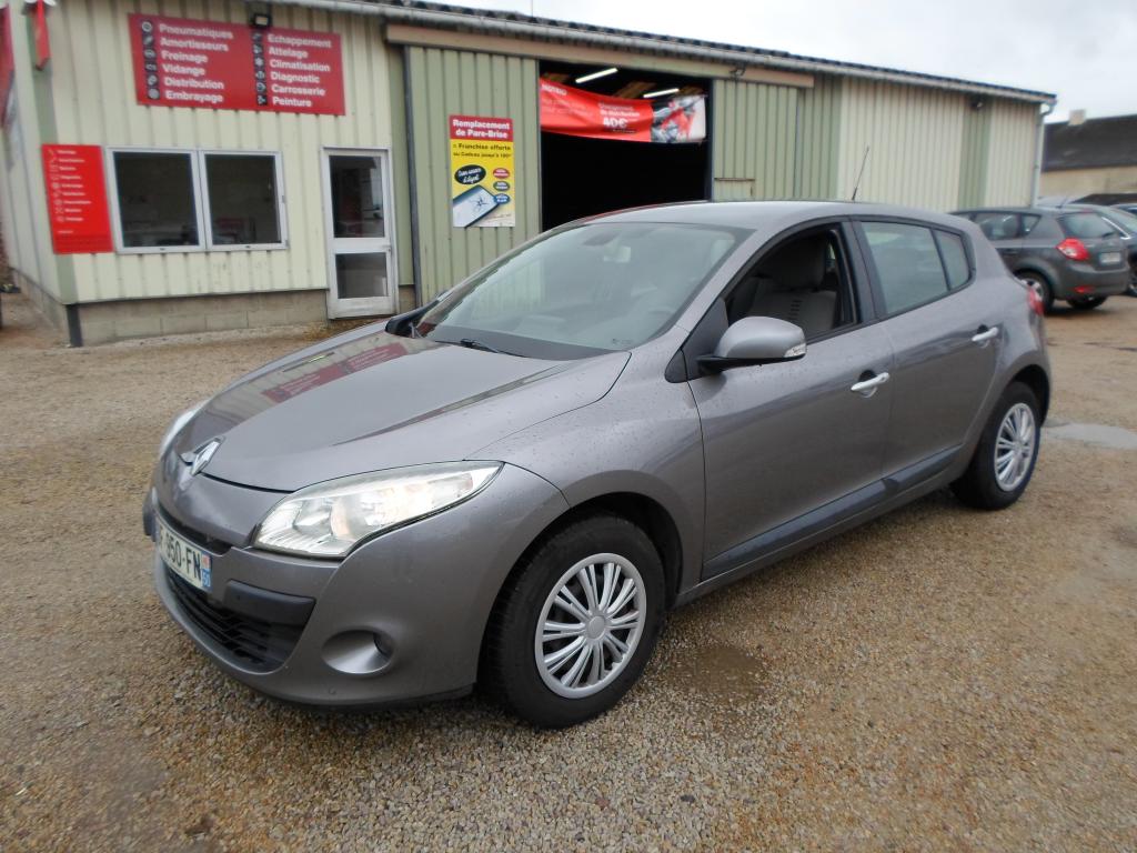 Renault Mgane 1.5 dci 110 ch 5 portes boite automatique