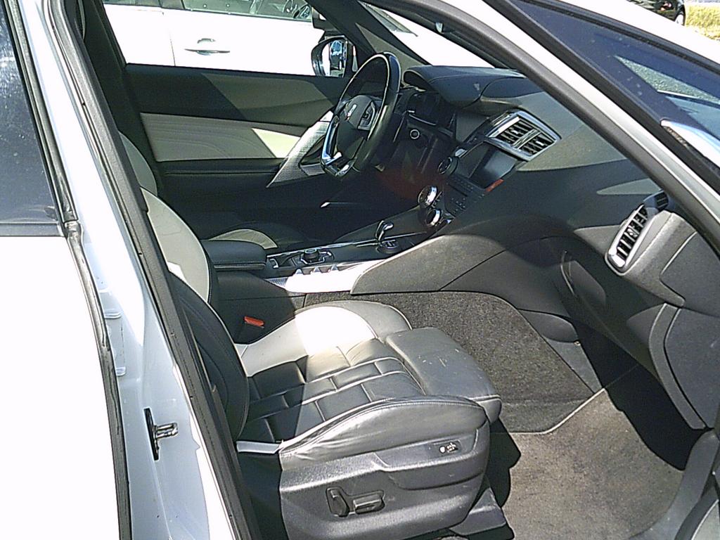 Citron ds5 sport chic gazoil / hybrid boite automatique garage brix occasions